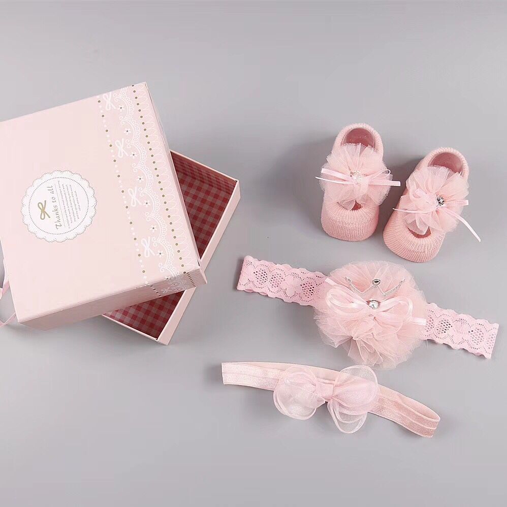 Baby Shower Gift Set – Complete Hair, Socks & Shoes Collection