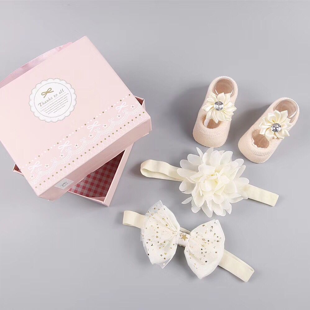 Baby Shower Gift Set – Complete Hair, Socks & Shoes Collection