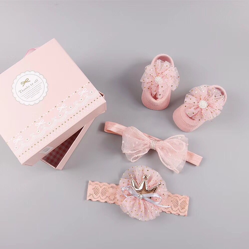 Baby Shower Gift Set – Complete Hair, Socks & Shoes Collection