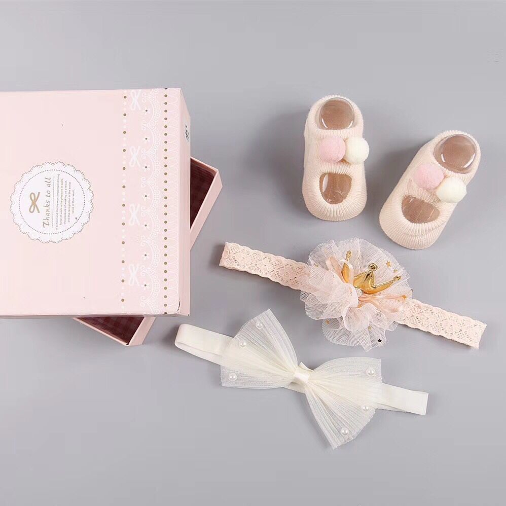 Baby Shower Gift Set – Complete Hair, Socks & Shoes Collection