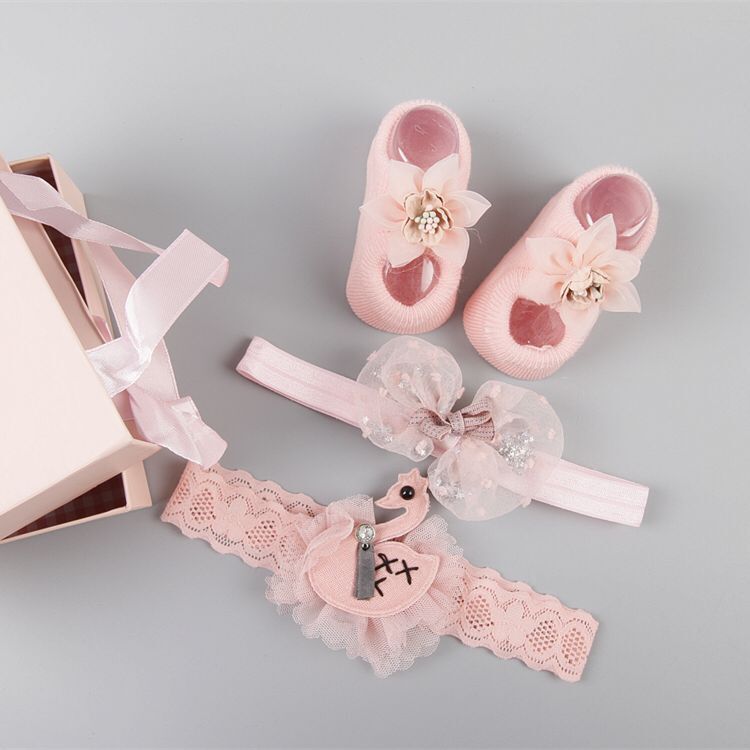 Baby Shower Gift Set – Complete Hair, Socks & Shoes Collection