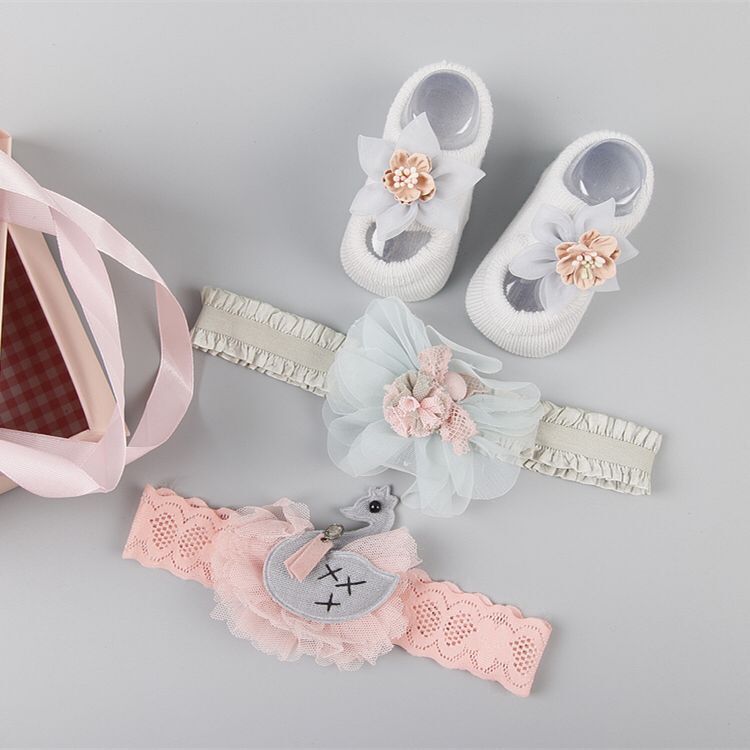 Baby Shower Gift Set – Complete Hair, Socks & Shoes Collection